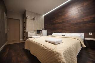Апартаменты Solo Apartment Kamenskaya Киев Номер-студио с кроватью размера "king-size" и диван-кроватью-3