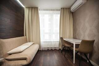 Апартаменты Solo Apartment Kamenskaya Киев Номер-студио с кроватью размера "king-size" и диван-кроватью-4