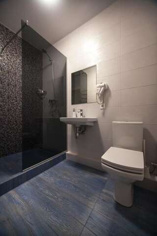 Апартаменты Solo Apartment Kamenskaya Киев Номер-студио с кроватью размера "king-size"-4