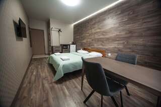 Апартаменты Solo Apartment Kamenskaya Киев Номер-студио с кроватью размера "king-size"-6
